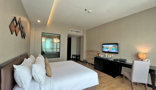 Chambre Supérieure, 1 très grand lit, vue fleuve