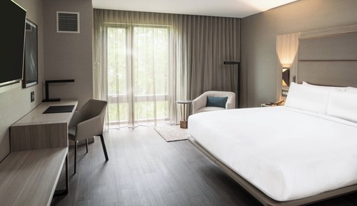 Chambre, 1 très grand lit