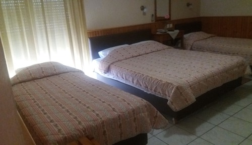 Chambre Triple Standard, vue partielle sur la mer