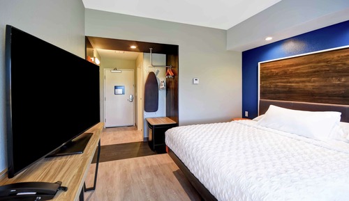 Chambre, 1 très grand lit