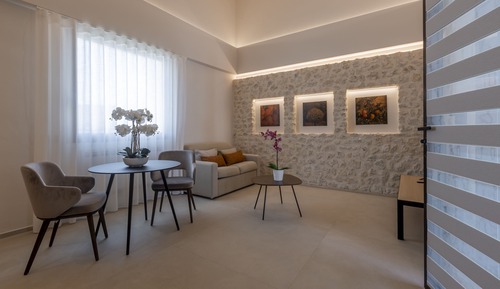 Suite Royale, 1 grand lit, vue partielle sur la mer