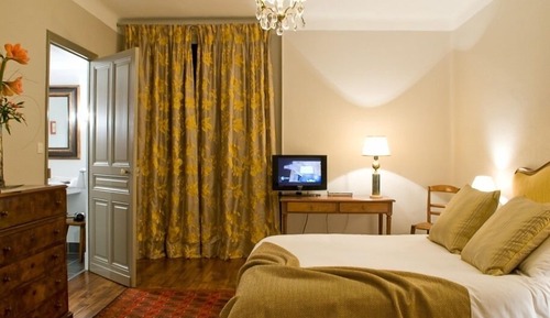 Chambre Double Standard, salle de bains attenante, vue jardin (Marqueyssac)