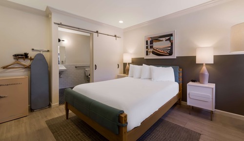 Chambre, 1 grand lit, accessible aux personnes à mobilité réduite, non-fumeurs