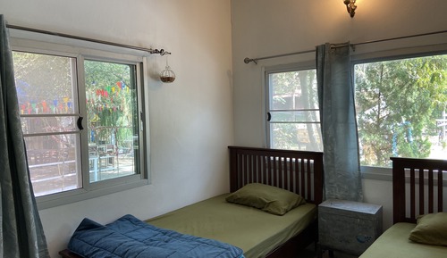 Maison, 2 chambres, vue colline, en mezzanine