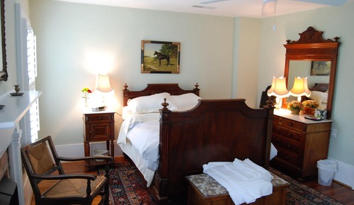 Chambre Exclusive, 1 grand lit 1 place, salle de bains privée