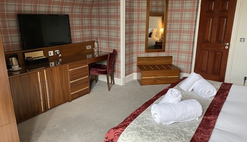 Chambre Double Supérieure, 1 très grand lit, balcon, vue jardin
