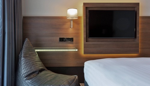 Chambre, 1 grand lit, non-fumeurs, vue port