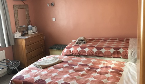 Chambre avec lits jumeaux