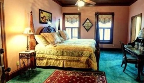 Chambre, salle de bains privée (Angels Among Us)