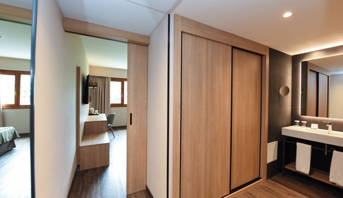 Chambre Double (with Extra Bed, 3 Adults)