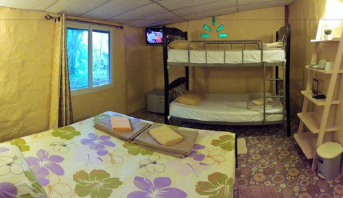 Chambre Triple Familiale, vue jardin, côté jardin