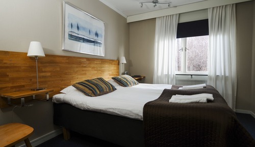 Chambre avec lits jumeaux (With shared shower)