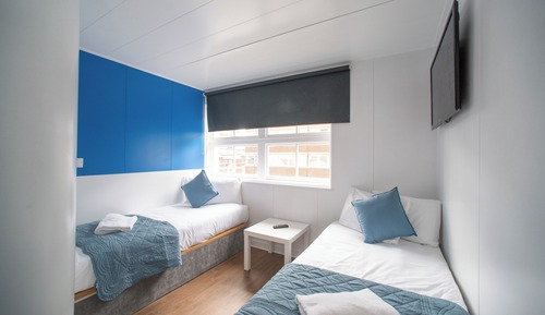 Chambre avec lits jumeaux (with window)