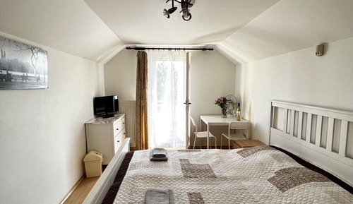 Chambre Double, 1 grand lit, balcon