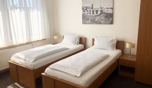 Chambre avec lits jumeaux, cuisine