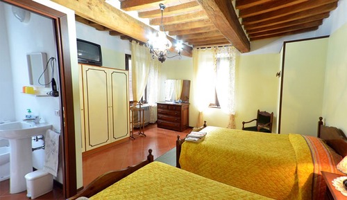 Chambre Double Confort, 2 lits une place, salle de bains attenante, vue jardin