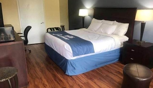 Chambre, 1 très grand lit, non-fumeurs