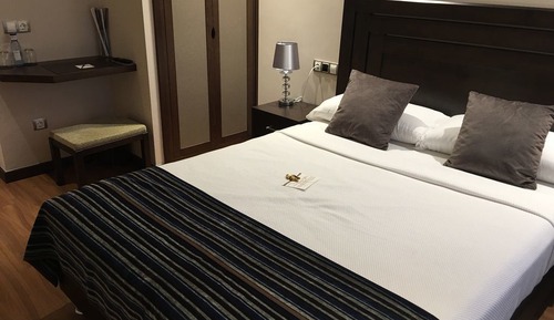 Chambre Double Standard, 1 grand lit