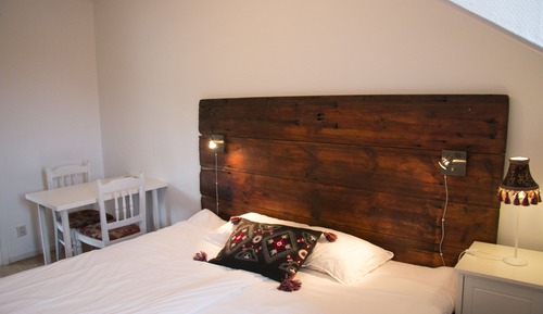 Chambre Standard avec lits jumeaux, salle de bains commune