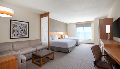 Chambre, accessible aux personnes à mobilité réduite, baignoire (2 Queen & 1 Sofa Bed)