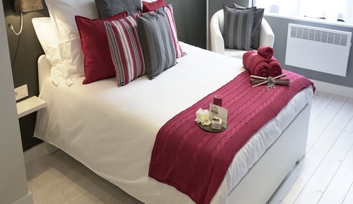 Chambre Double, salle de bains privée