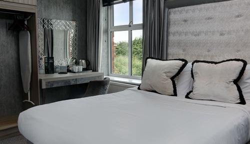 Chambre Standard, 1 lit double, non-fumeurs (Converts to 2 Twin Beds)