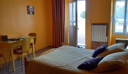 Chambre Quadruple Classique, salle de bains privée (Coteaux du Layon)