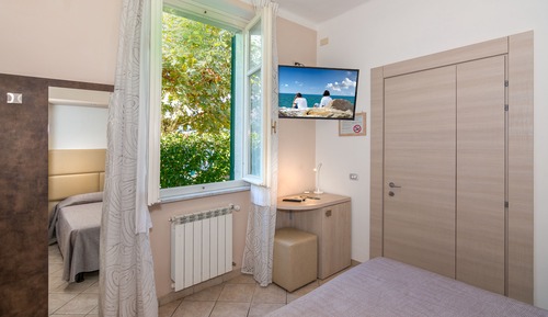 Chambre Double, rez-de-chaussée (Small)