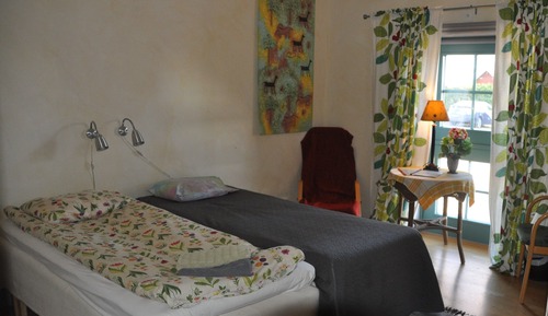 Chambre avec lits jumeaux, salle de bains privée