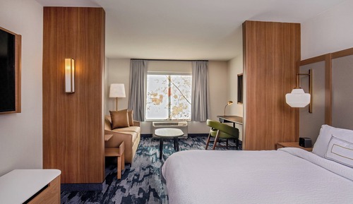 Suite, 1 très grand lit et 1 canapé-lit