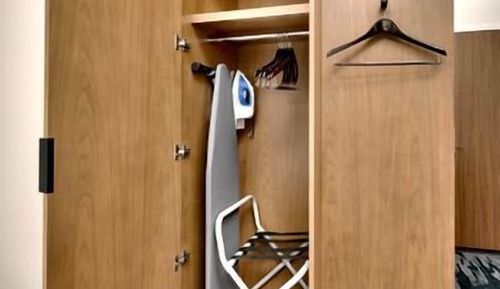 Suite, 1 très grand lit et 1 canapé-lit (Mobility/Hearing Accessible, Tub)