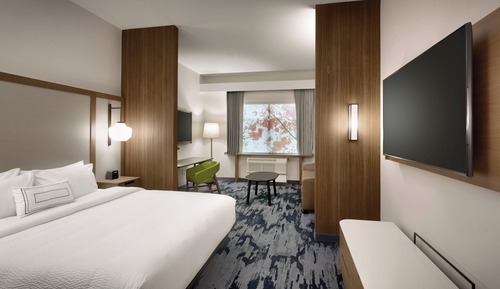 Suite, 1 très grand lit et 1 canapé-lit