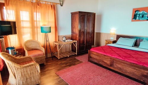 Premium Room with 360 Degree View