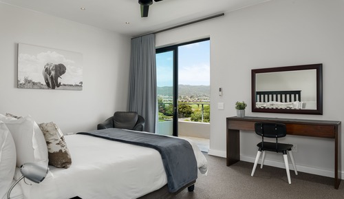 Appartement Luxe, 2 chambres, balcon, vue partielle sur l'océan (Moremi)