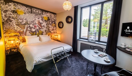Chambre Double, 1 très grand lit, vue jardin