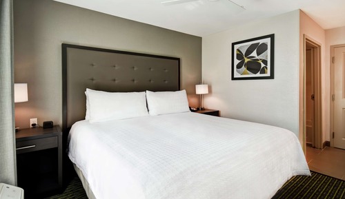 Suite, 1 très grand lit et 1 canapé-lit, accessible aux personnes à mobilité réduite (Hearing)
