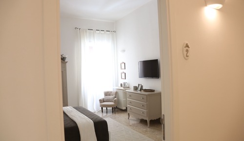 Chambre Double Deluxe (Dove-Grey)