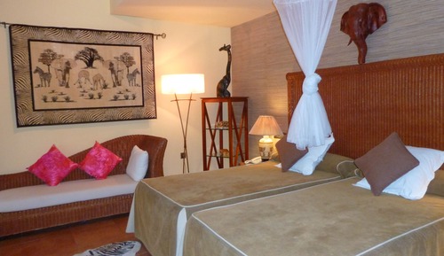 Chambre Triple (2+1)