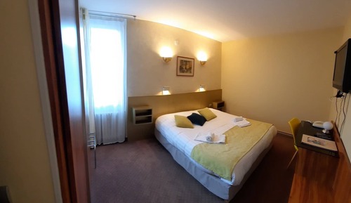 Chambre Double, grand lit