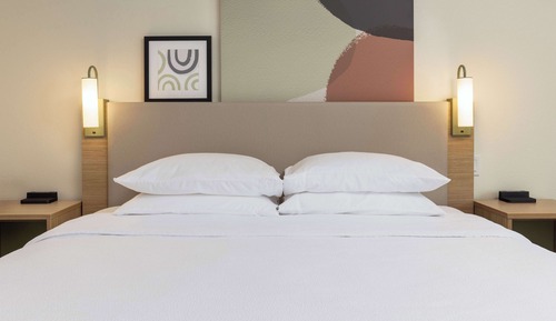 Chambre, 1 très grand lit