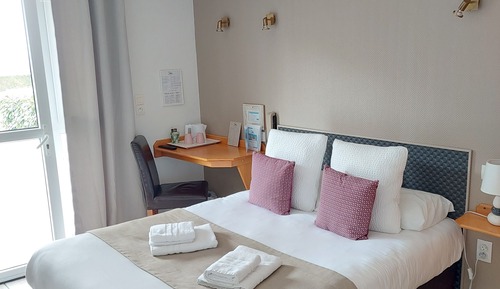 Chambre double accessible aux personnes à mobilité réduite