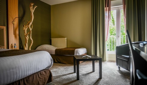 Chambre Confort, 1 grand lit et 1 canapé-lit (Pavillon)
