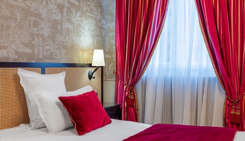 Chambre Standard Double ou avec lits jumeaux, salle de bains attenante
