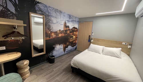 Chambre Standard, 1 grand lit, accessible aux personnes à mobilité réduite, non-fumeurs