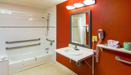 Chambre, 1 grand lit, accessible aux personnes à mobilité réduite, non-fumeurs
