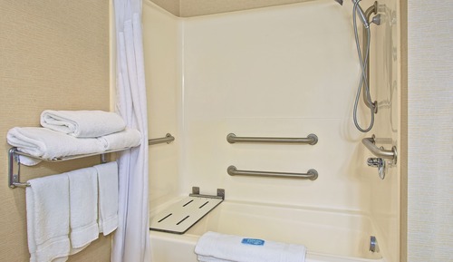 Chambre Standard, 1 très grand lit, accessible aux personnes à mobilité réduite (Comm, Mobil Tub)