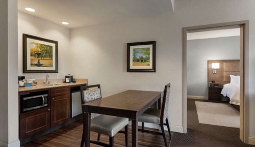 Suite, 1 très grand lit, accessible aux personnes à mobilité réduite (Hearing)