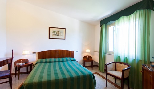 Chambre Économique Double ou avec lits jumeaux