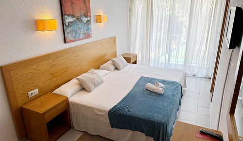 Chambre Triple, balcon (Free Beach Shuttle)