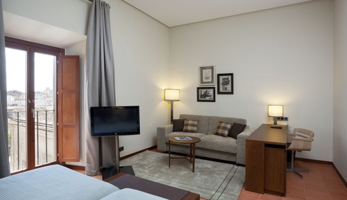 Chambre Double Standard (2 Adults and 1 Child)